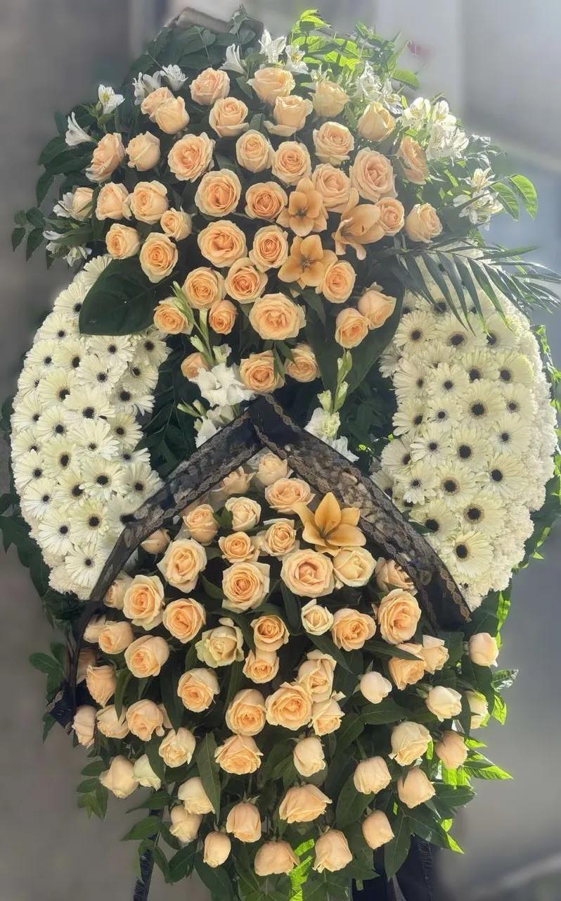 Wreath with orange roses and white gerberas | ծաղիկներ, ծաղկեպսակներ, բույսեր Երևան