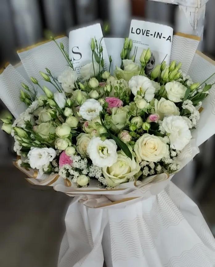 Bouquet with bunch roses, lisianthus | ծաղիկներ, ծաղկեպսակներ, բույսեր Երևան
