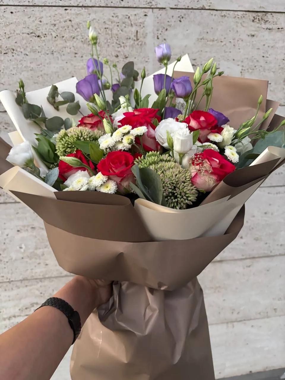 Red roses and purple lisianthus | ծաղիկներ, ծաղկեպսակներ, բույսեր Երևան