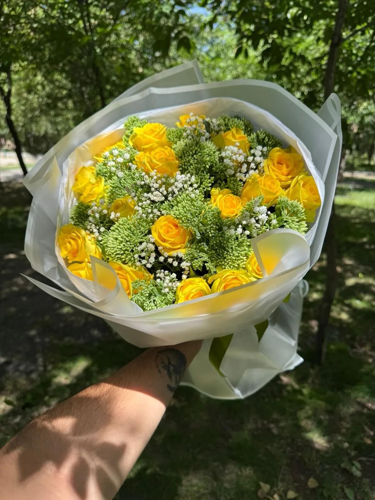 Chrysanthemum and roses | ծաղիկներ, ծաղկեպսակներ, բույսեր Երևան