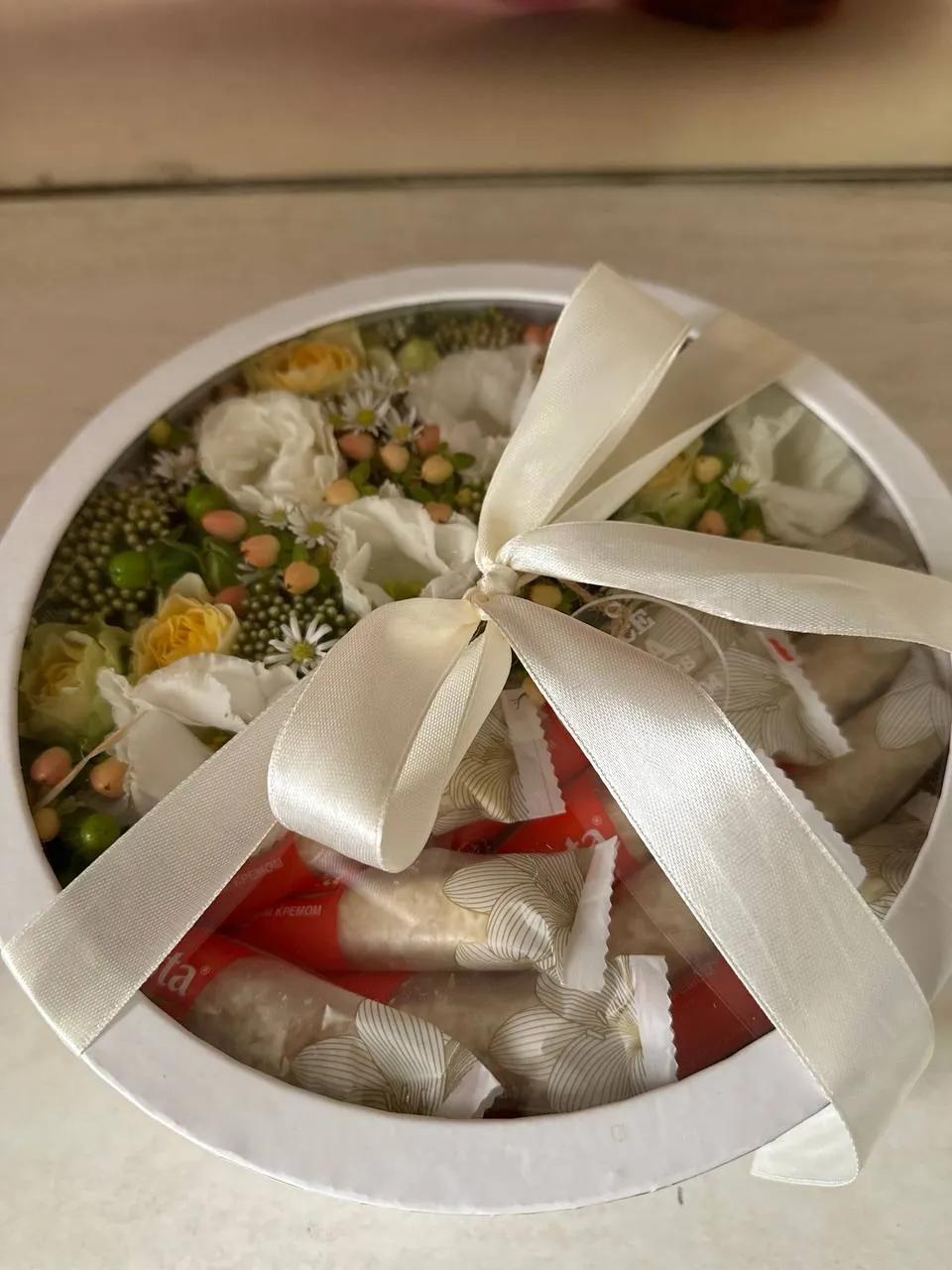 Box "Smile" | ծաղիկներ, ծաղկեպսակներ, բույսեր Երևան