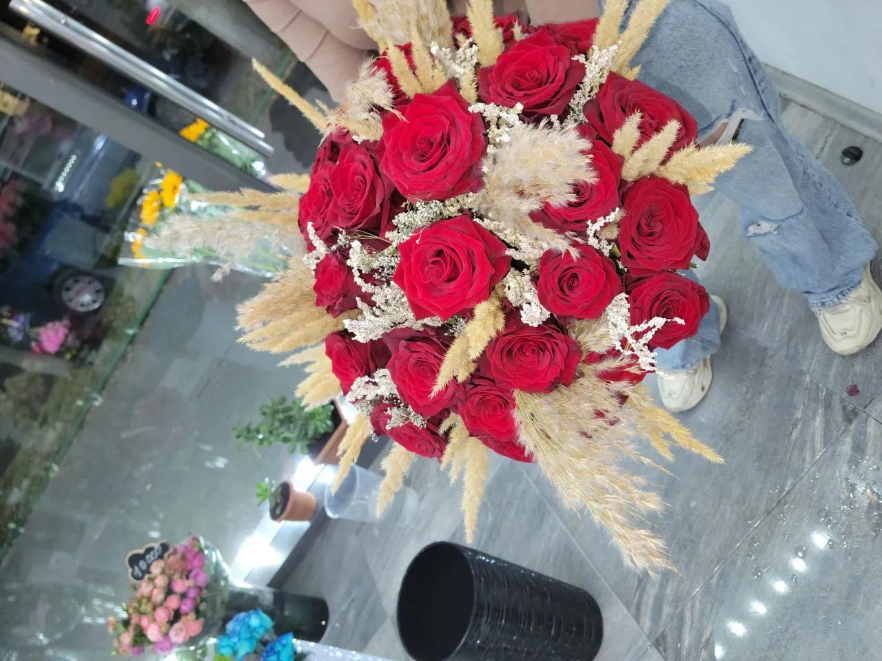 Creative bouquet of roses | ծաղիկներ, ծաղկեպսակներ, բույսեր Երևան