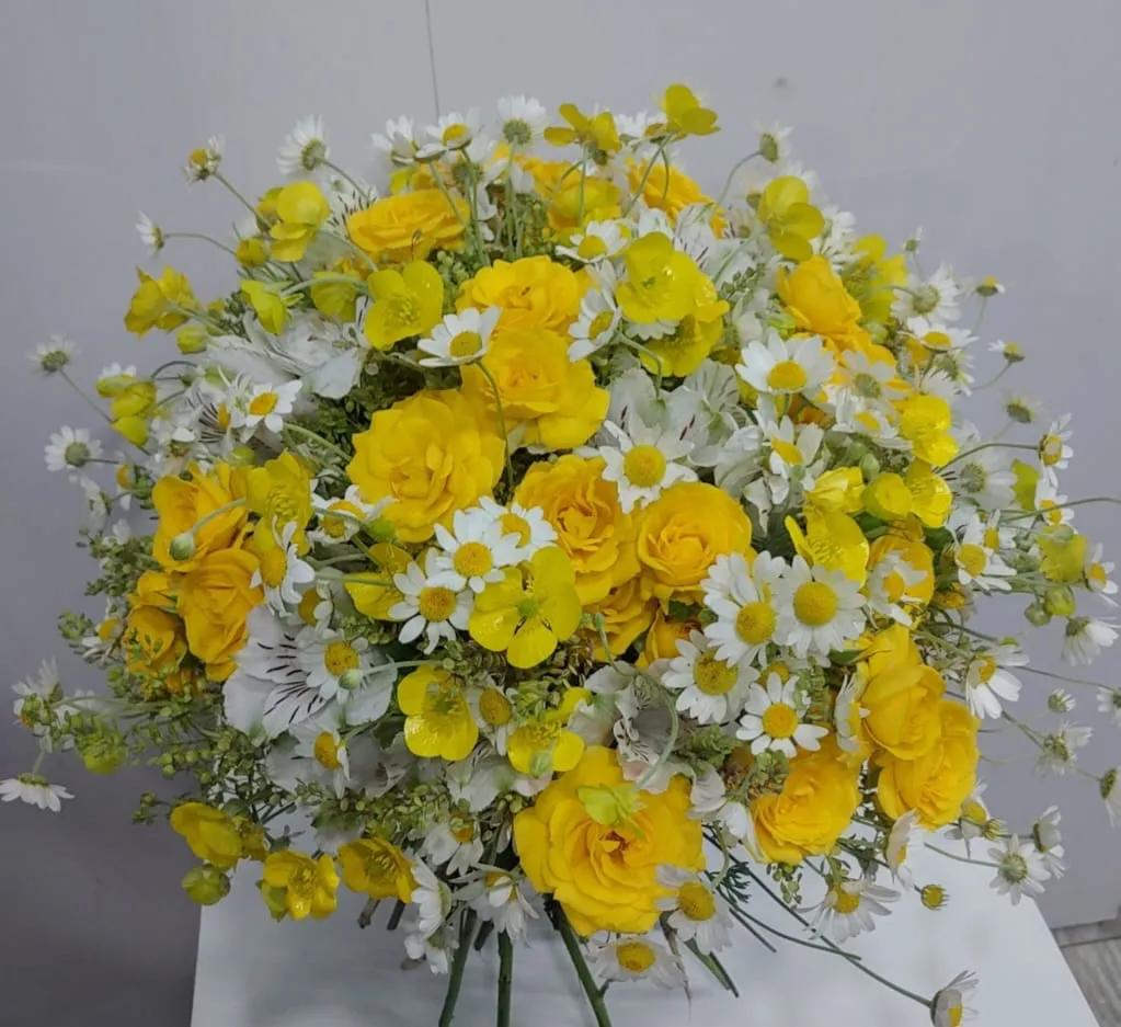 Yellow bunch | ծաղիկներ, ծաղկեպսակներ, բույսեր - առաքում Երևան
